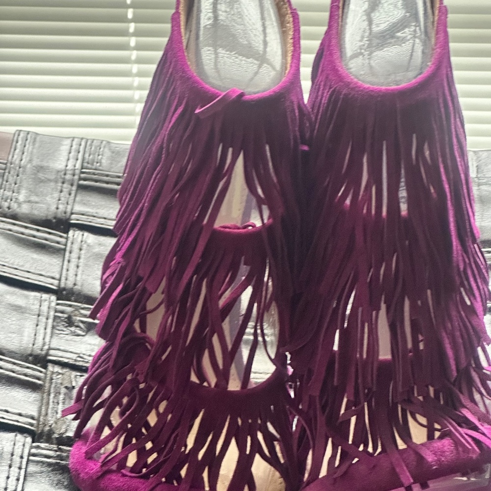 Never worn Steve Madden Heels